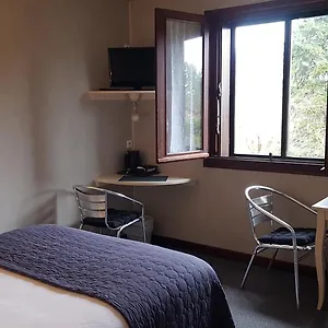 Hotel Logis Relais De Frejeroques, Foissac (Aveyron)